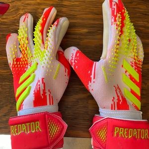 Adidas Predator Soccer Goalie Gloves - Size 8 (mens S/M) LIKE NEW